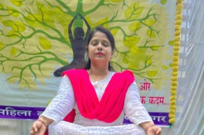 अंतर्राष्ट्रीय योग दिवस पर योग ग्रुप द्वारा किया योग अभ्यास