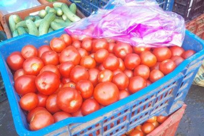 महंगाई ने बिगाड़ा थाली का जायकाः CG में आसमान छू रहे सब्जियों के दाम, धनिया और अदरक 200 पार, टमाटर और गोभी का ‘शतक’…