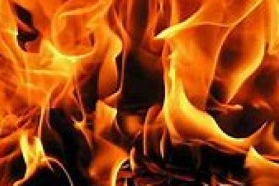 जिला अस्पताल में लगी आग, नर्स ने बचाई नवजातों की जान