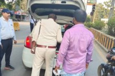 संपत्ति विरूपण के तहत कार्यवाही प्रारंभ, उड़नदस्ता टीम कर रही वाहनों की जांच