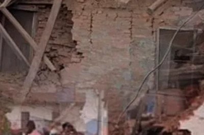 नेपाल में भूकंप से भीषण तबाही, अब तक 128 लोगों की मौत, प्रधानमंत्री दहल प्रभावित इलाकों के लिए रवाना