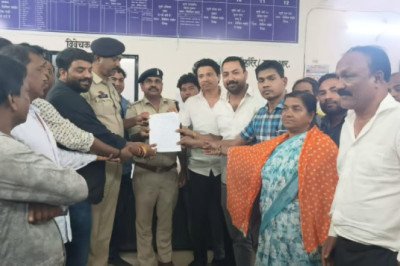 कोरबा,,,17 को संगठन की जांच टीम आने से पहले,,एक आडियो क्लिप वायरल होने से मचा बबाल,, पुलिस थाने पहुँचे पार्षदों ने की पूर्व नेता प्रतिपक्ष और-बद्री पर FIR की मांग