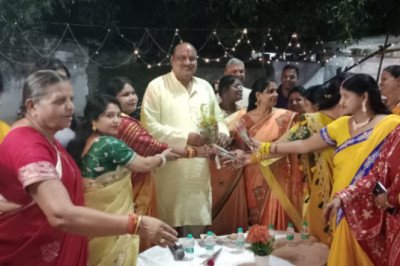 पूर्व मंत्री जयसिंह अग्रवाल ने देवी पंडालो का किया भ्रमण,,,