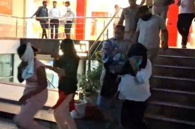 बिग ब्रेकिंग,,,पुलिस का एक्शन! देह व्यापार का खुलासा, अफरा-तफरी का माहौल