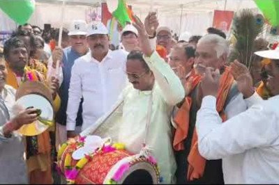 कोरबा बिग ब्रेकिंग..... यूनिटी मार्च में आम और खास ने लिया हिस्सा... राजयसभा सांसद ज़ब अचानक बजाने लगे मादर और फिर