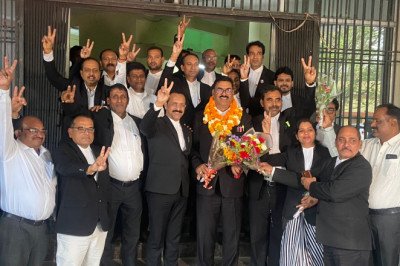 कोरबा बिग ब्रेकिंग.....अधिवक्ता अशोक कुमार तिवारी ने छत्तीसगढ़ राज्य विधिज्ञ परिषद चुनाव में दर्ज की ऐतिहासिक जीत