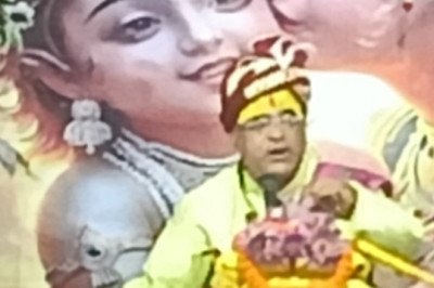 बिग ब्रेकिंग कोरबा....पोड़ी बाहर में संगीतमय श्रीमद्भगवद्गीता कथा की धूम, वाचक कृष्णा द्विवेदी को सुनने उमड़ा जनसैलाब