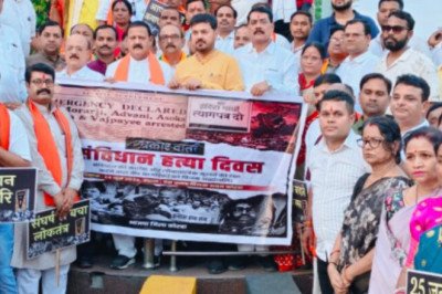 जिलाध्यक्ष गोपाल मोदी  के नेतृत्व में निकला विशाल मौन जुलूस, विधायक अनुज शर्मा समेत सैकड़ों कार्यकर्ता हुए शामिल
