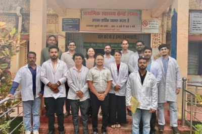 कोरबा मेडिकल कॉलेज की टीम ने लेमरू के वनांचल गांवों में चलाया स्वास्थ्य अभियान, घर-घर पहुंचकर की मलेरिया जांच