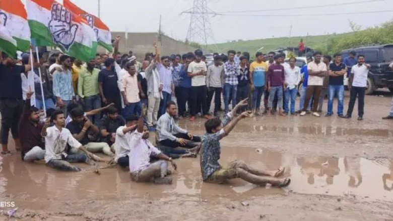 कोरबा में बालको की मनमानी के खिलाफ उबल पड़ा जनाक्रोश, बारिश में सड़क पर बैठा युवा आक्रोश, कोयला परिवहन रोककर दी बड़े आंदोलन की चेतावनी
