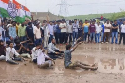 कोरबा में बालको की मनमानी के खिलाफ उबल पड़ा जनाक्रोश, बारिश में सड़क पर बैठा युवा आक्रोश, कोयला परिवहन रोककर दी बड़े आंदोलन की चेतावनी