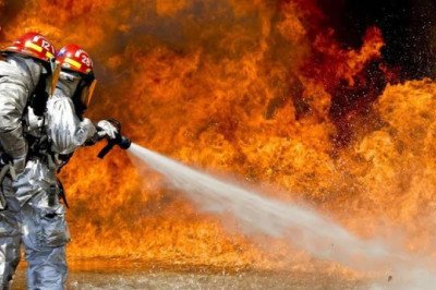 बंगाल: बीरभूम में तारापीठ मंदिर के पास होटल में भीषण आग, 7 तीर्थयात्रियों की मौत