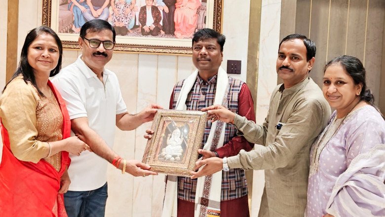 कोरबा प्रवास: एमआईसी सदस्य हितानंद अग्रवाल के निवास पहुँचे वन मंत्री केदार कश्यप